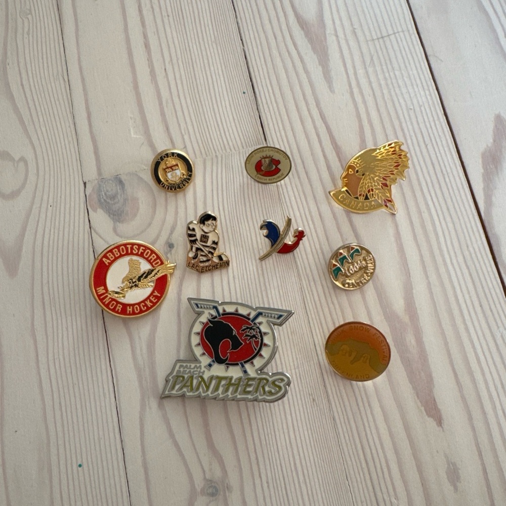 1990 Quebec Pee Wee Hockey Collection of Vintage Pins
